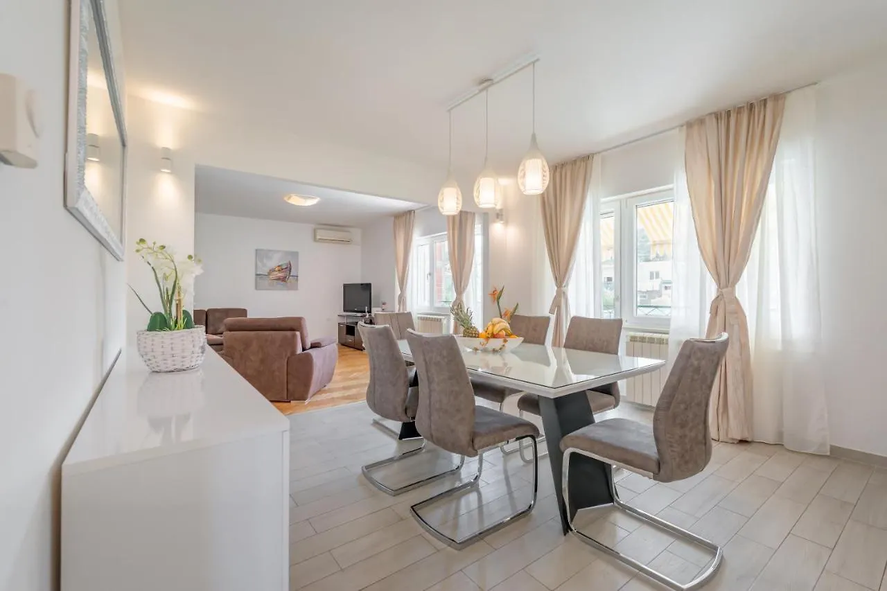 Apartman Dunja Slatine 0*,  Croatia