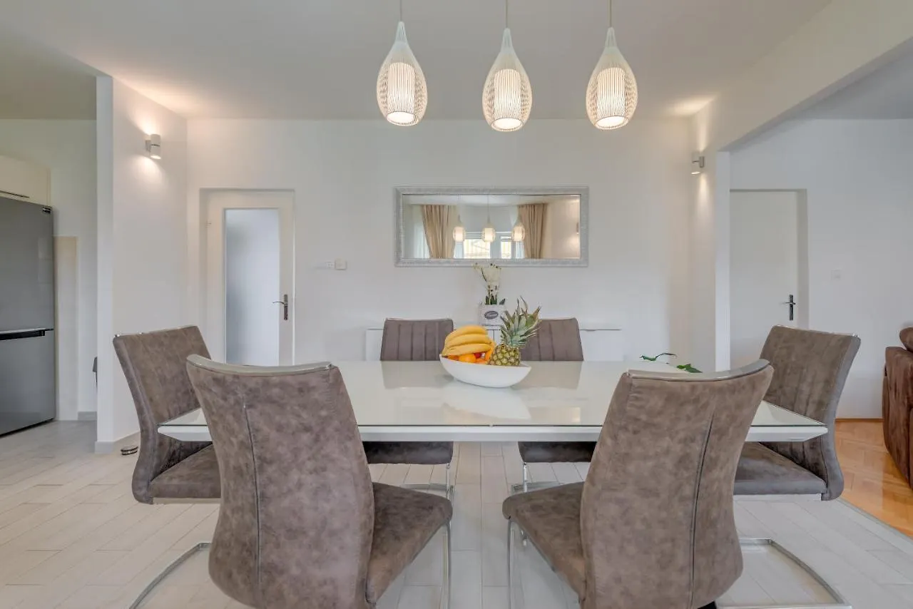 Apartman Dunja Slatine 0*,