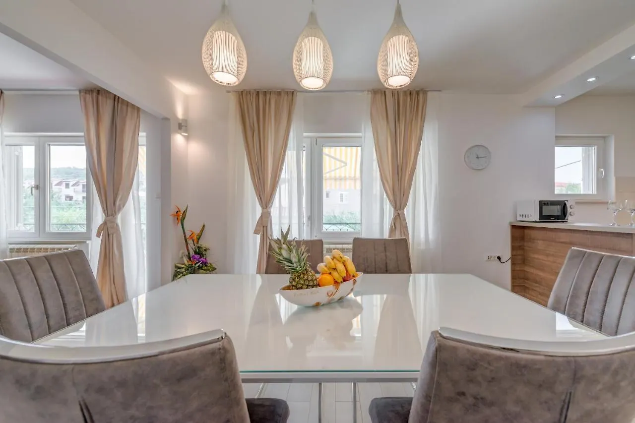 Apartman Dunja Slatine Apartment